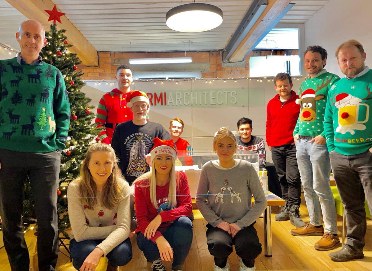 🎄A very festive day at RMI 🎄🎅🎉

christmas.savethechildren.org.uk/fundraising/jo…