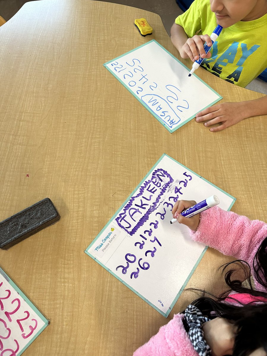Trying something new with our Esti-Mystery today! We saved a little room for an estimation box too ⭐️ <a href="/DesmondHDSB/">Viola Desmond Public School</a>