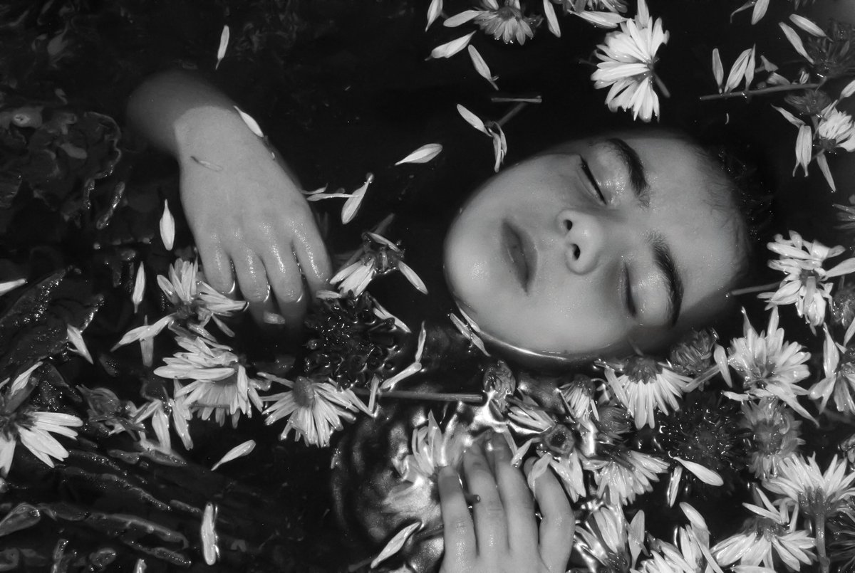 'Till that her garments, heavy with their drink, Pull'd the poor wretch from her melodious lay. To muddy death.' (Ophelia's Death | Hamlet)
#creativeportraits #styledshoot #antelopevalleyphotographer #lancasterca #portraitphotography #opheliaphotoshoot  #blackandwhitephotography