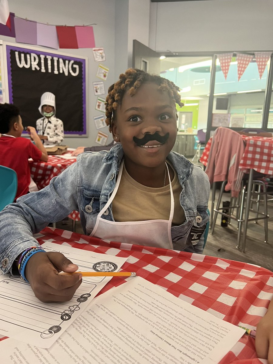 MrsFlores_in3rd's tweet photo. These sweet chefs are being collaborative and using teamwork #likeafox at Ms. T’s Pizzeria QSE review! 🤩🦊🍕 @FoxKISD @KleinISD https://t.co/KASJoL3n0H