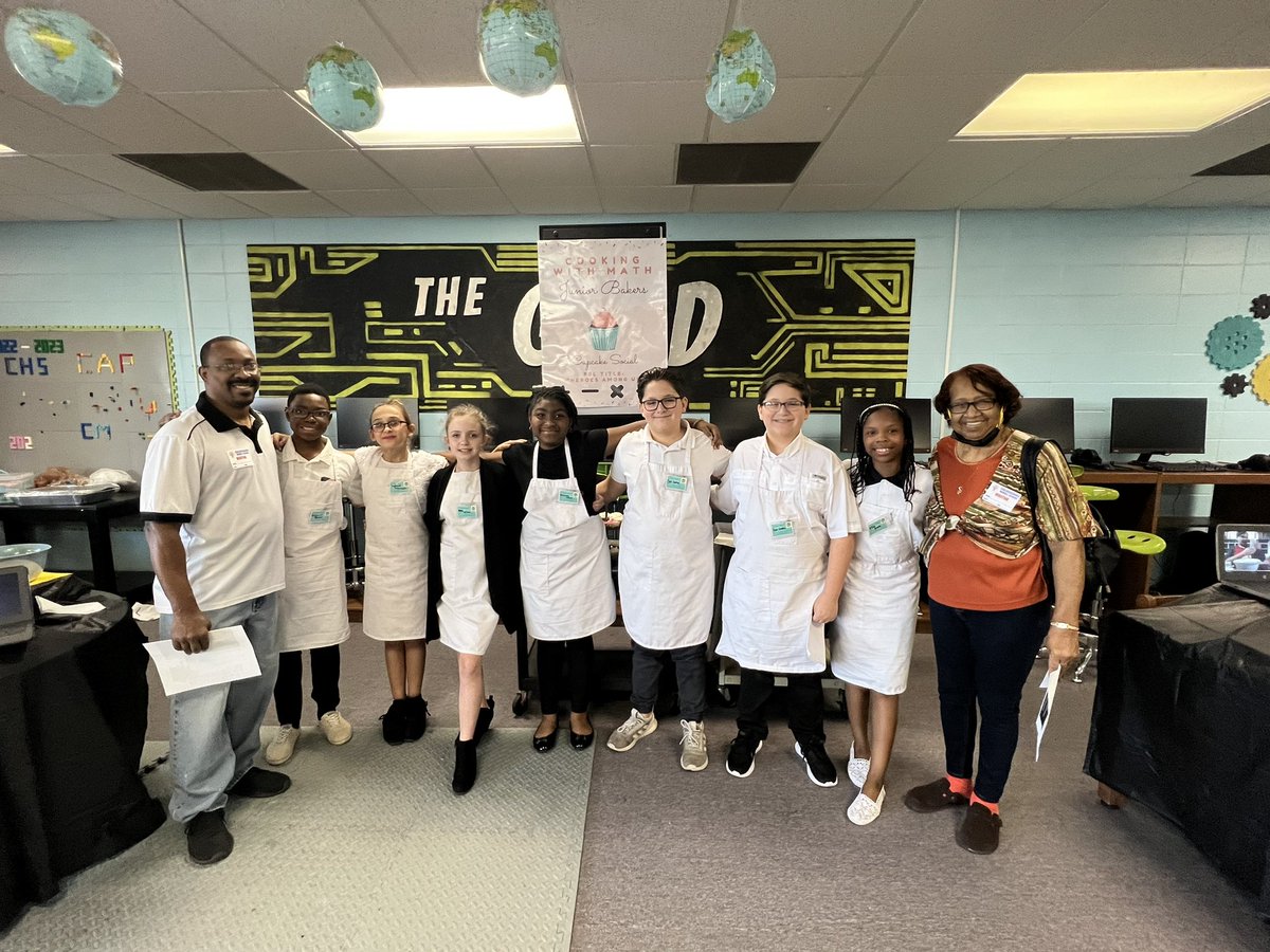 toshamac101's tweet image. Innovation Fair today!! Heroes Among Us!! Ss in the Mrs. Young’s math class represented well today. Cooking With Math showed how math is used daily in the kitchen. They made cupcakes for our local heroes!! #engagement #TCBOEEDLP #CMSTHEPLACETOBE