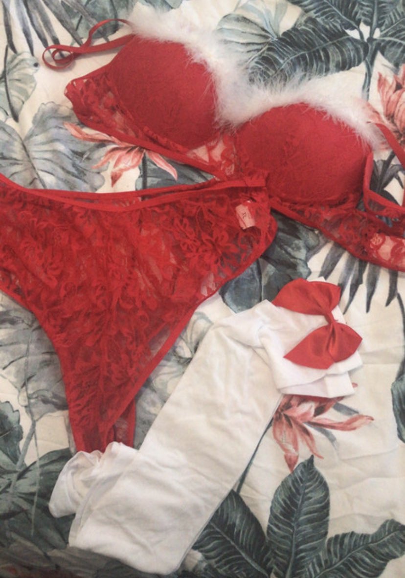 MissSnowsShop's tweet photo. From £20 🎄 Message me 💜 https://t.co/MOf3ophf2p