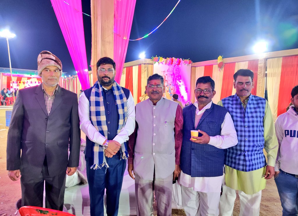 rajeshchbjp's tweet photo. विभिन्न शादी समारोह कार्यक्रमों में सम्मिलित होकर वर-वधु जोड़ों व परिवारजनों को मिलकर बधाई एवं शुभकामनाएं दी। https://t.co/h54DZfZwkt