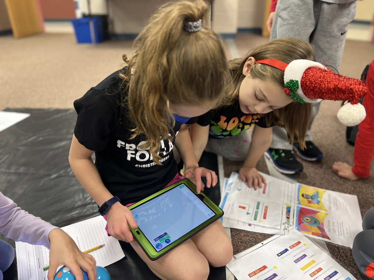 What an exciting day here at Crossfield Elementary!  Our very own superintendent Dr. Reid visited us to check out all the amazing computer science learning we’ve been doing!  We even sent her off with a golden Scotty!  See you again soon Dr. Reid! <a href="/fcpsnews/">Fairfax Schools 🌟</a> <a href="/FCPSSupt/">fcpssupt</a> <a href="/FCPSSTEAM/">FCPS STEAM</a>