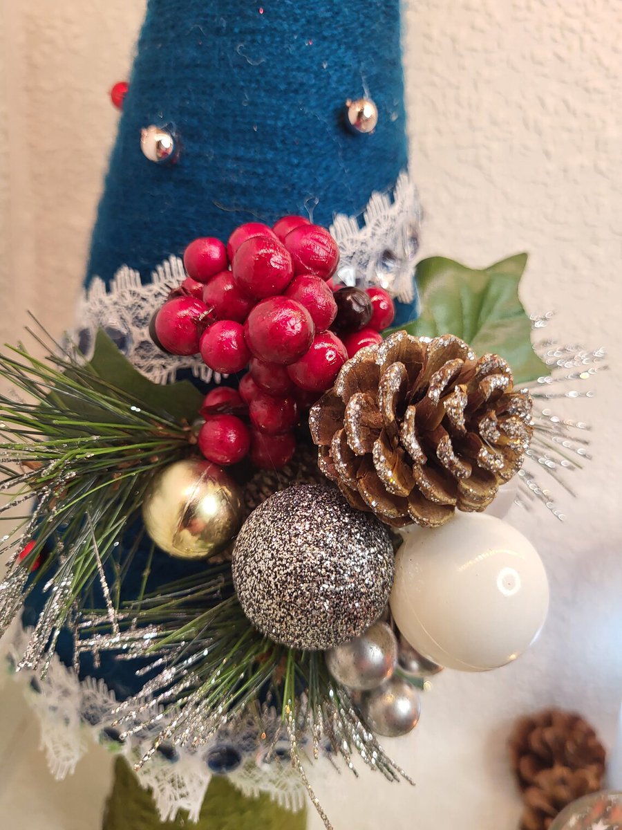 CreationTk's tweet photo. Tabletop Blue Green Winter Tree Decoration

#modernxmastree #treedecoration #conexmastree #seasonaldecor #xmaspartydecor #tabletoptree #winterpinetree #treetabledecor #moderntabledecor #newyeartree #shelfdecor #dollhousetree

Visit our shop @ 
https://t.co/NrK8qRwLkw https://t.co/5h0HoXPovV