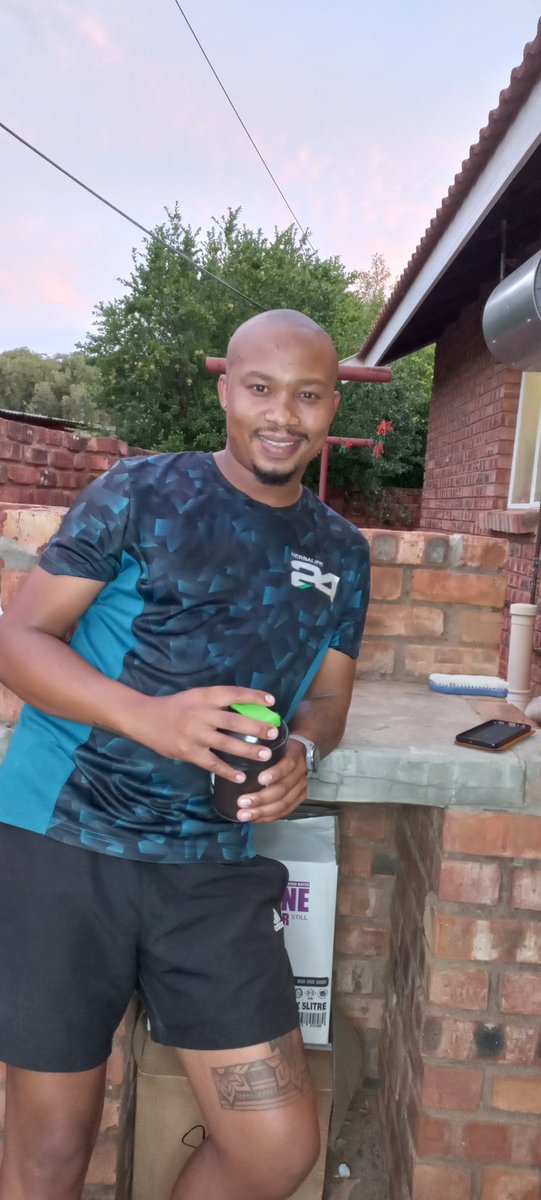 Tshepo90's tweet photo. It was n lekka day to take n lekka jog!
#TRCTimeTrials
#TRCDecemberChallenge
#RoadTo100KM
#SocialAndWellnessRunner
#SweatNDing
#PoweredByHerbalifeNutrition https://t.co/tHi8vmGZTa