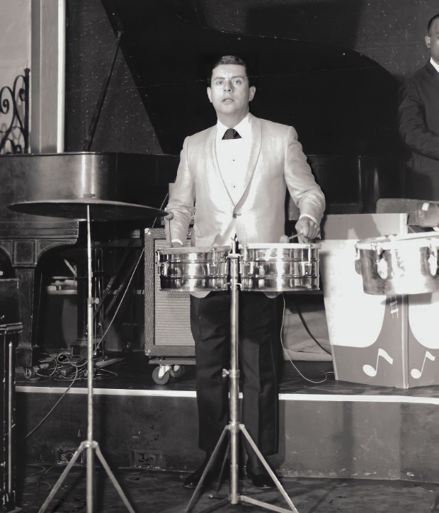 titopuentejr's tweet photo. 👑
(Circa 1950s NYC)
#thekingoflatinmusic
#titopuente #elreydeltimbal #elrey #theking #king #icon
#tbt #throwbackthursday #throwbackthursdays #tbts #throwback #tb #instatbt #instatb #reminisce #reminiscing #backintheday #photooftheday #memories #instamemory #miss https://t.co/EeLRcIRK84