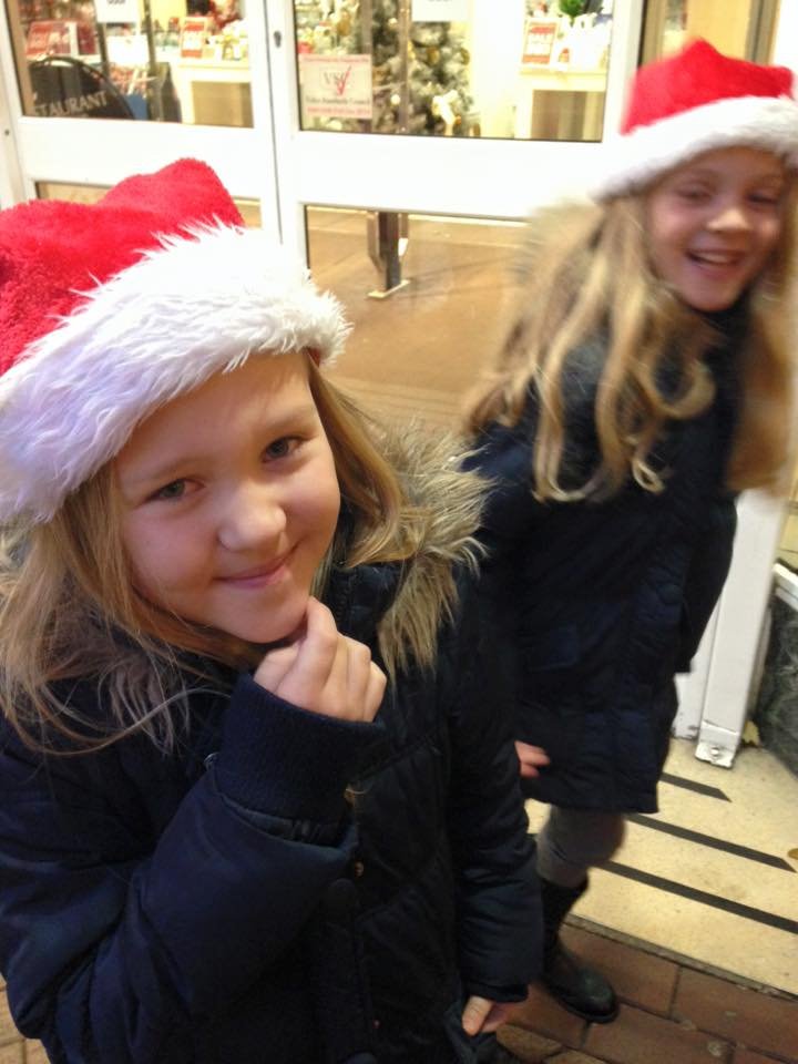 hauntedmagazine's tweet photo. #OnThisDay #ChristmasFlashback 8th of Dec 2017.
Two excited 10-year-olds. https://t.co/IwvbIHpt98