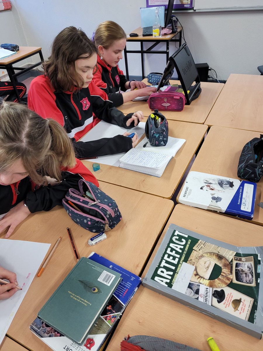 My 2nd years hard at work making #1798rebellion poster projects in class today <a href="/NewportCollege/">Newport College</a>. #jchistchatedie #jchist #teamwork #historyclass #historyteacher.