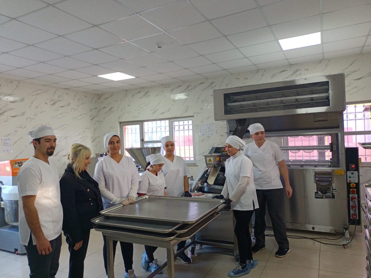 ZonguldakMEM's tweet photo. Kozlu Mesleki ve Teknik Anadolu Lisesi Yiyecek İçecek Hizmetleri bünyesinde öğrencilerimiz ekmek üretimine başladı. 
@tcmeb @nznsener @MeslegimHayatim @zuleyhaaldogan https://t.co/KmJD1ARoEa