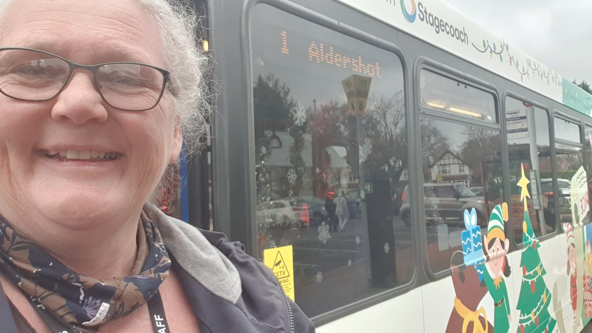 farlanetv's tweet photo. I caught the Santa Bus to Aldershot on Monday.  Great fun @StagecoachSouth https://t.co/Va1fFka3H1
