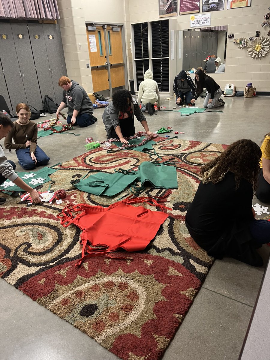 Prepping our winter aprons for our concert! Come see these beauties sing on Monday, December 12th, 7 pm @ THS! They really worked so hard during my maternity leave and I am stoked to show them off!