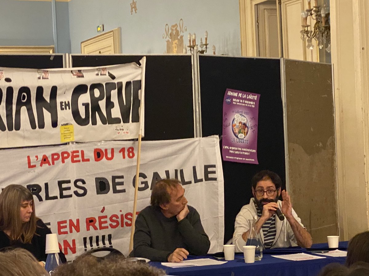 SauvonsValadon's tweet photo. [🔴LIVE]  Monod : « Quelle société ferme des lycées ?  Il faut au contraire investir dans les services publics pour accompagner au mieux des élèves qui ont des parcours de vie parfois compliqué, le service public il en faut partout et on se battra toujours pour ça » @theoroumier https://t.co/zsHDH27OM8