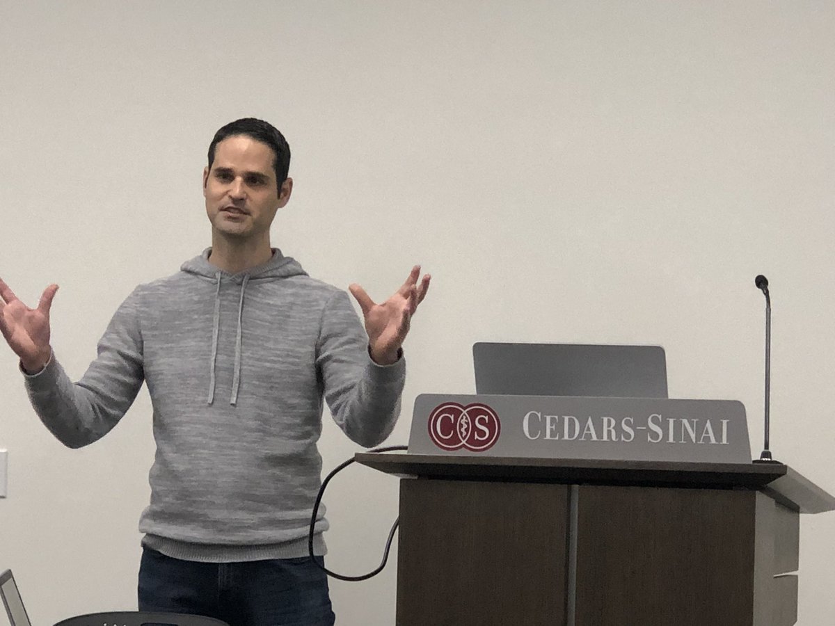 “As a psychiatrist, every day I see patients suffering from chronic pain despite receiving medical treatment,” says @LiranOmer as he presents his #CedarsSinai grad school capstone project on #VR for pain management. “That’s why this project is so close to my heart.”