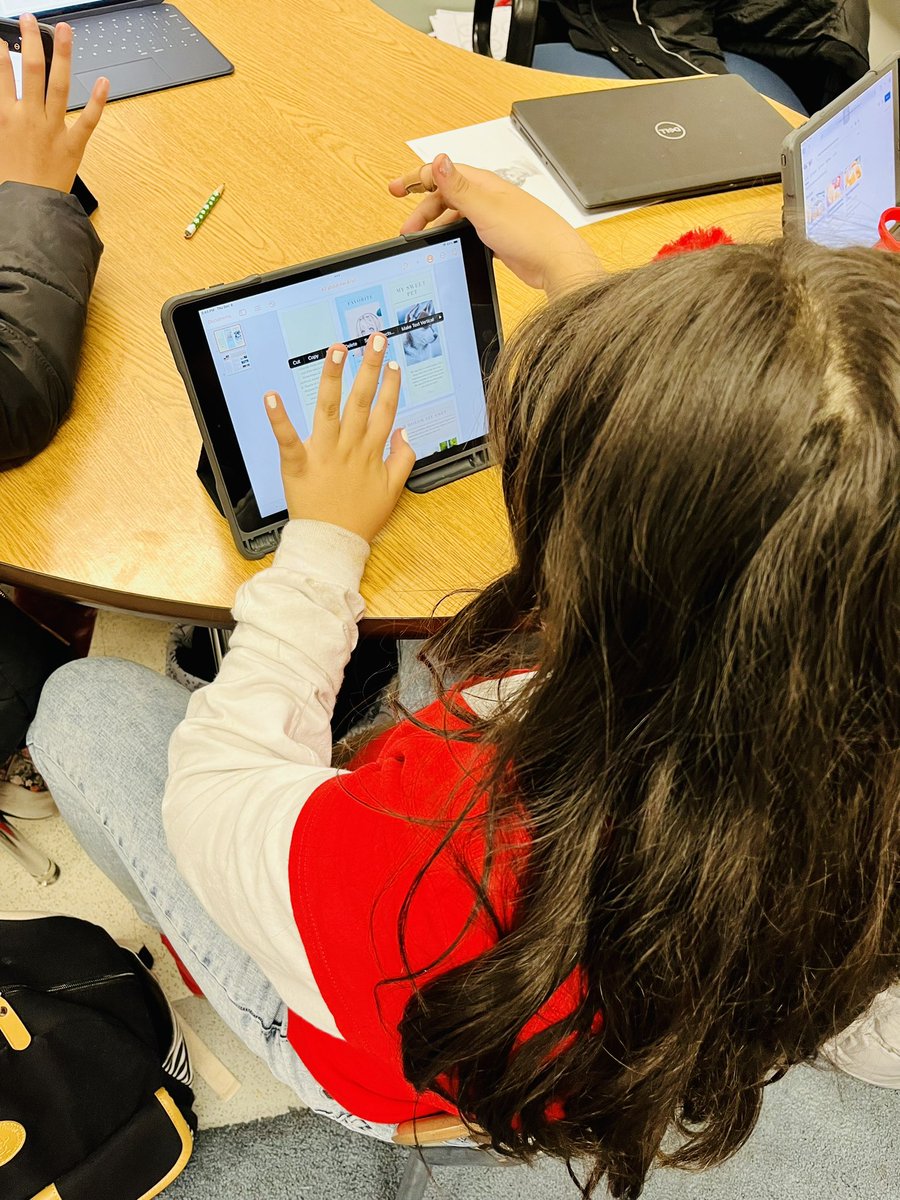 jkaymorrison's tweet image. @charnock_l has her Carter Apple Pips creating brochures about their favorite things using @apple_pages. They are going to be AWESOME! 🤩📱👍🏽 @SDoLancaster #SDOLTech #21stCenturySkillDevelopment