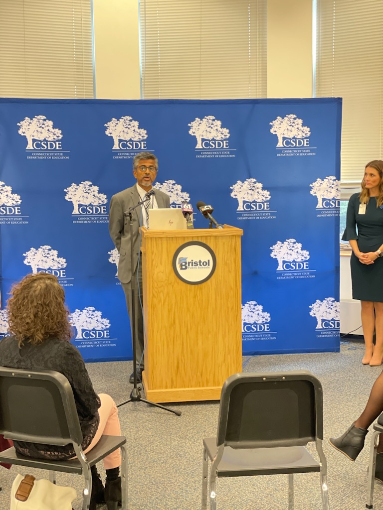 Today, CSDE Released our 2021-22 Next Generation Accountability System Results at Ivy Drive School in Bristol. These results show that the pandemic impacted indicators beyond just test scores, however there are signs of improvement!
➡️See Results Here:  portal.ct.gov/SDE/Press-Room…