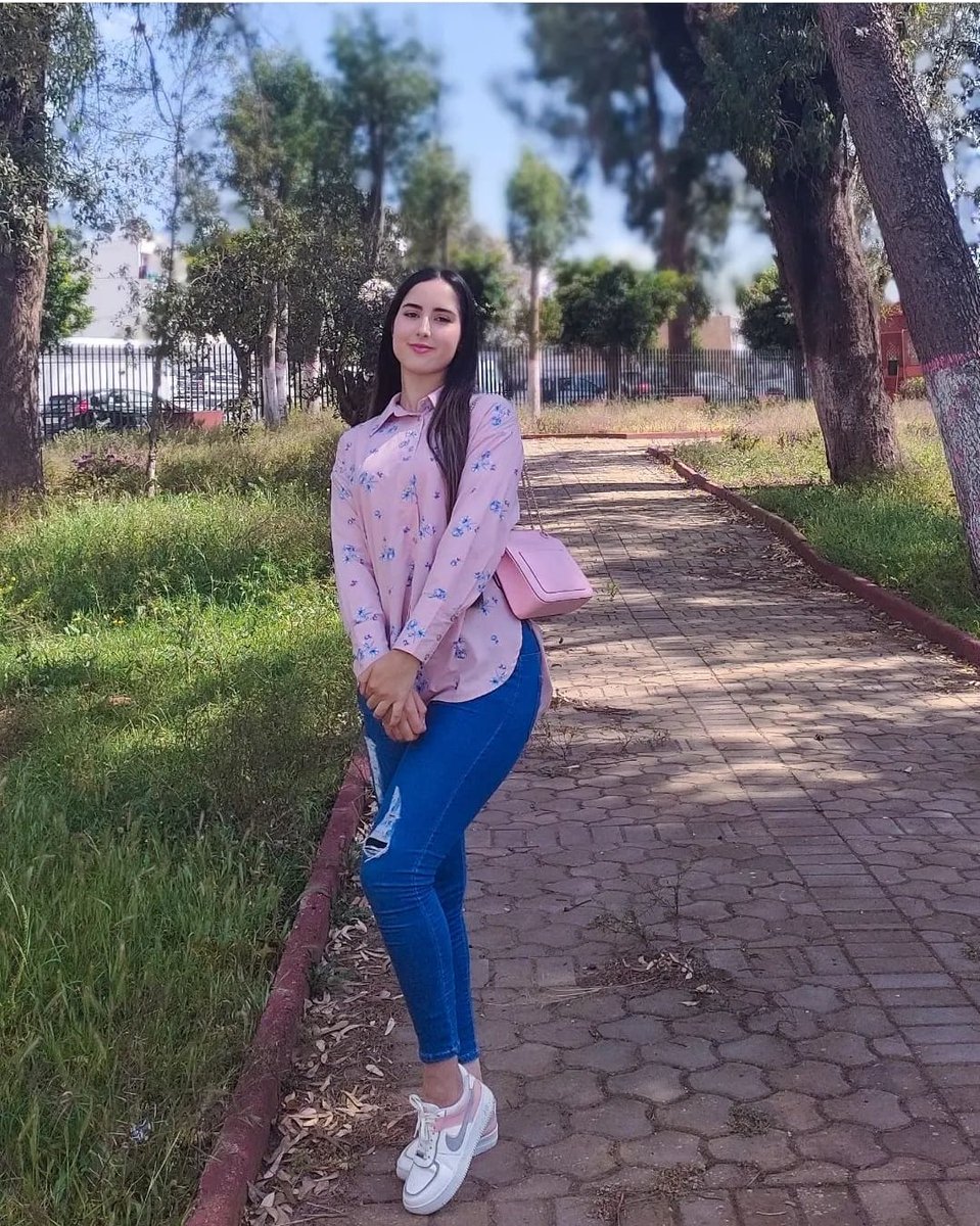 الأمومة أعظم هبة خص الله بها النساء