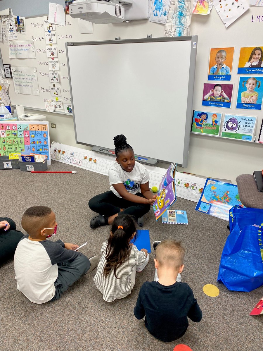 Sharing a story with our youngest learners today! Thank You @CroneSchool Middle School Teachers of Tomorrow for visiting the preschoolers & displaying your passion! #204GYOT
@204GYOT @Couch_CroneMS  @MrsHarveyCRONE @mrsemilyteach @PCPPrincipal @GrahamElem204