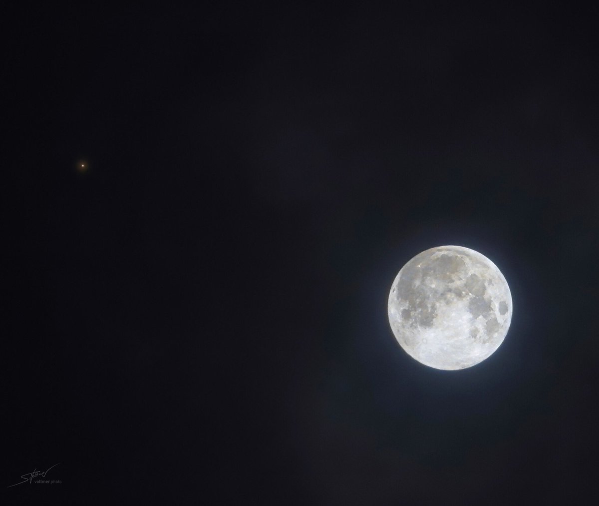 SeVoSpace's tweet photo. #Conjunction: Mars in opposition to the sun + Full Moon captured on Dec 8, 2022.
Camera: Flerf ;) P1000
Image: @SeVoSpace
#moon #fullmoon #mars #marsopposition #mars2022 #astronomy #astrophotography https://t.co/vHlWHfvwL9