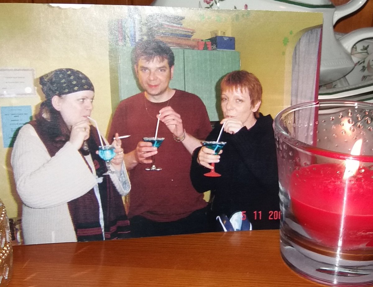 My beloved sister Ann-Marie, died three weeks ago. In the space of two and a half years I've lost the two people I'm closest to in the world. I'm totally crushed.
#NGAW2022