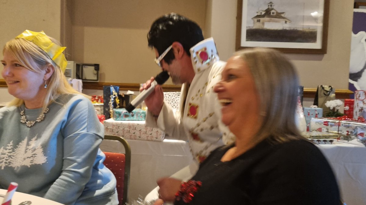 Great afternoon at the @Team_Hasag Christmas lunch. So nice to catch up with everyone and not to forget the brilliant #Elvis
@FieldfisherMeso <a href="/andrewmorganuk/">Andrew Morgan</a>