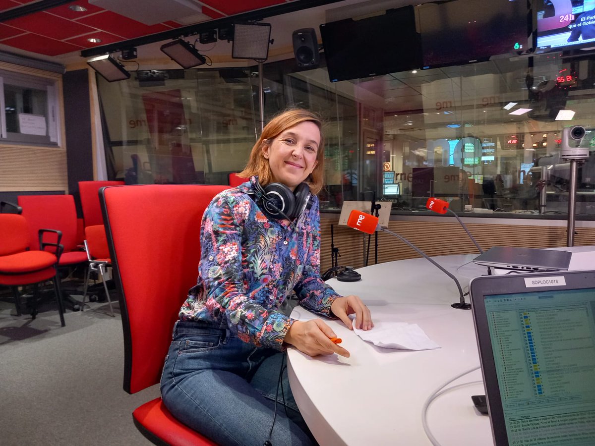 El borrado del autor de 'María de la O'

🗣️"Tacharon su nombre en los carteles donde debía aparecer junto a León y Quiroga por sus ideas republicanas"

🎥<a href="/MaruxaRuizde/">Maruxa Ruiz d. Árbol</a>, directora del documental #Salvador

👇
🔴DIRECTO rtve.es/play/radio
▶️PODCAST rtve.es/play/audios/po…