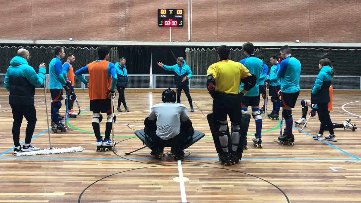 FCBhoquei's tweet photo. 🏑 Primer entrenament per preparar el partit de diumenge davant l’Igualada Rigat! 

🕰 12.00
🏟 Palau Blaugrana 
🎟 https://t.co/QOEgsBJXli (socis Gratis!)

💙❤️ #ForçaBarça #oklliga https://t.co/0aeA4FavmC