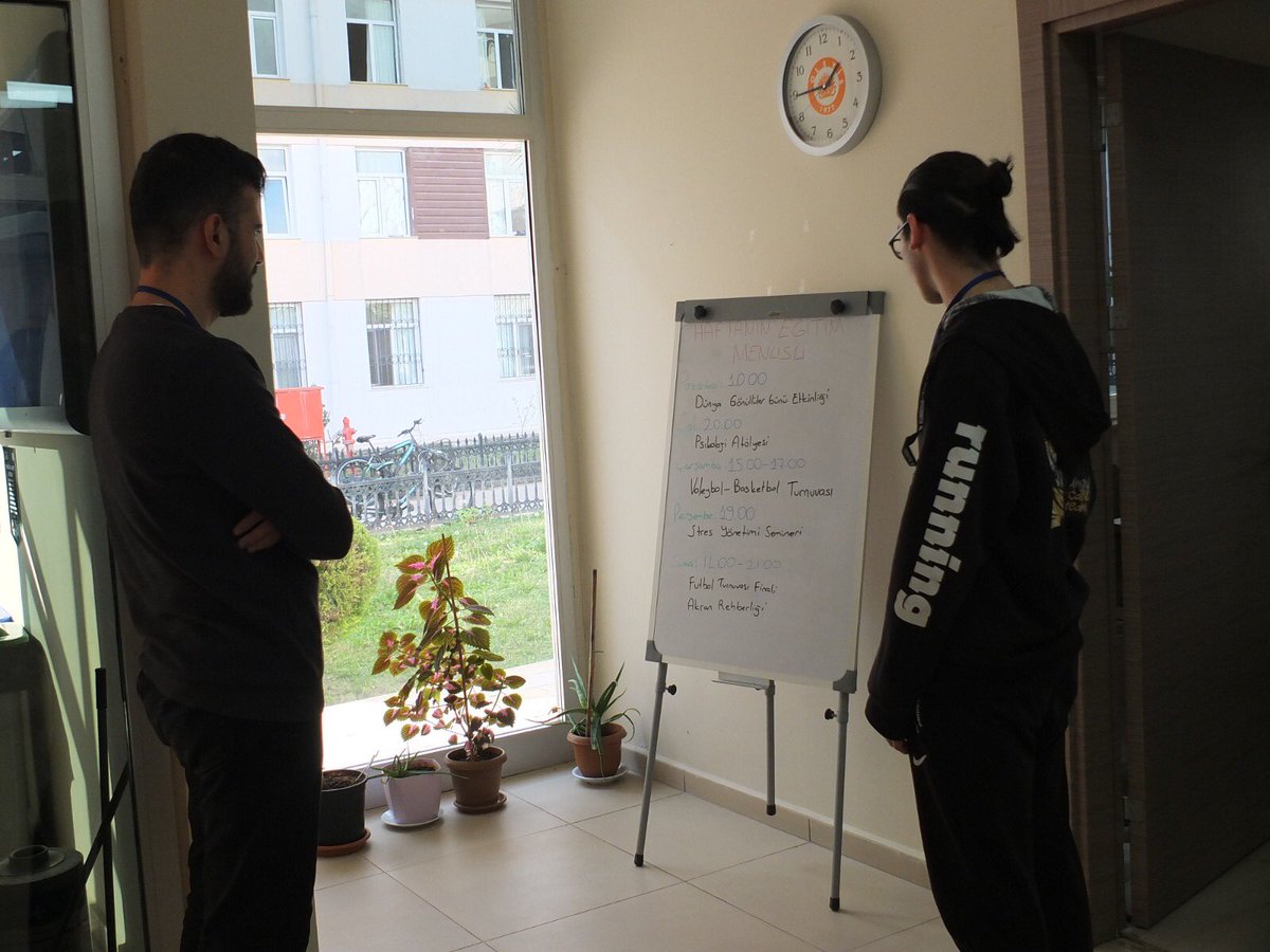 AntalyaKYGM's tweet photo. Şehzade Korkut Yurdumuzda haftanın eğitim menüsü tablosu yine dopdolu.😉 https://t.co/v85i2fVca1
