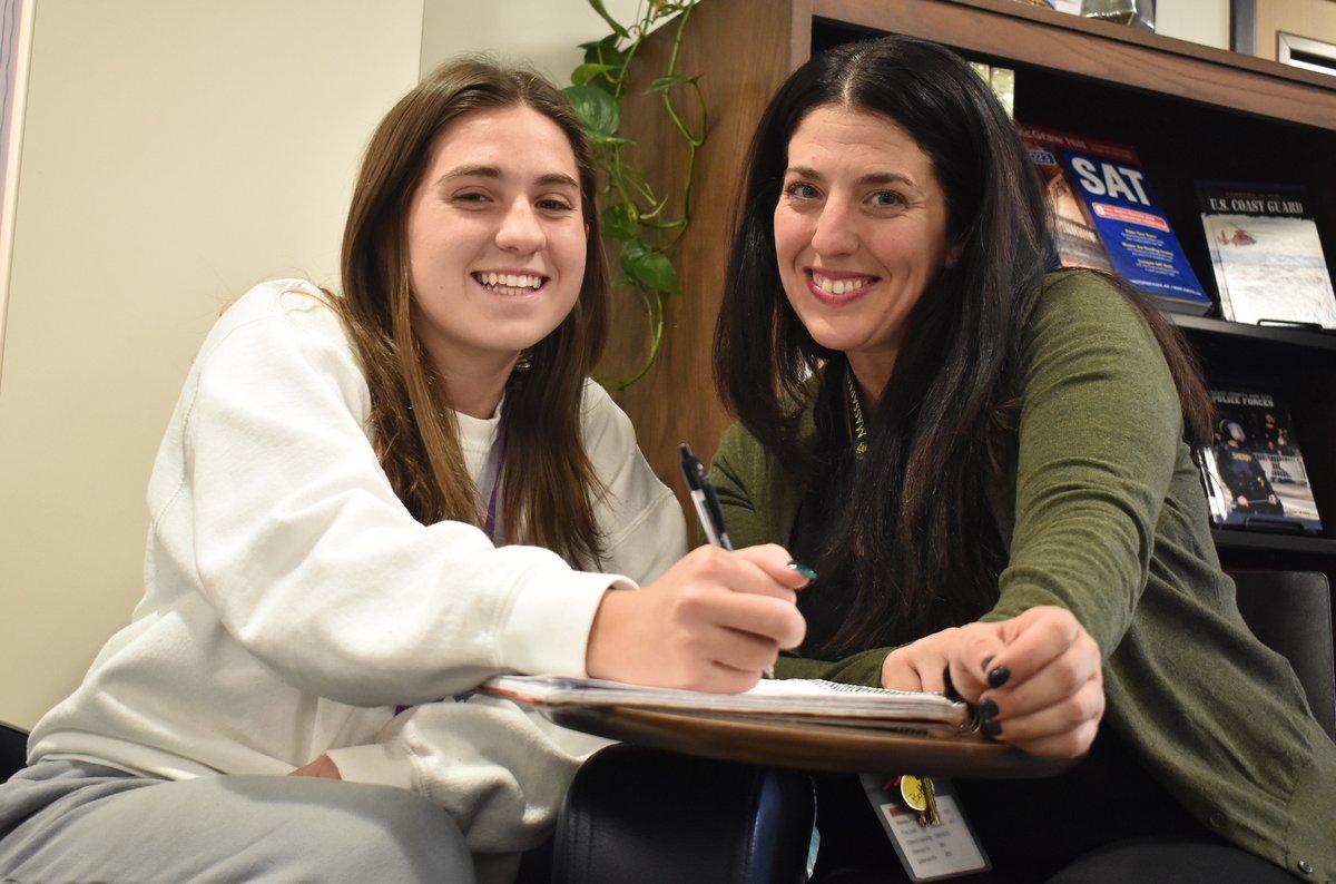 MassapequaPS (@massapequaps) on Twitter photo Massapequa's secondary literacy coach provides valuable support in reading, writing and research, working with teachers and our middle and high school students! <a href="/LauraBottan/">Laura Bottan</a> <a href="/Farrell__Tina/">Tina Farrell</a>
msd.k12.ny.us/site/default.a… Massapequa's secondary literacy coach provides valuable support in reading, writing and research, working with teachers and our middle and high school students! <a href="/LauraBottan/">Laura Bottan</a> <a href="/Farrell__Tina/">Tina Farrell</a>
msd.k12.ny.us/site/default.a…