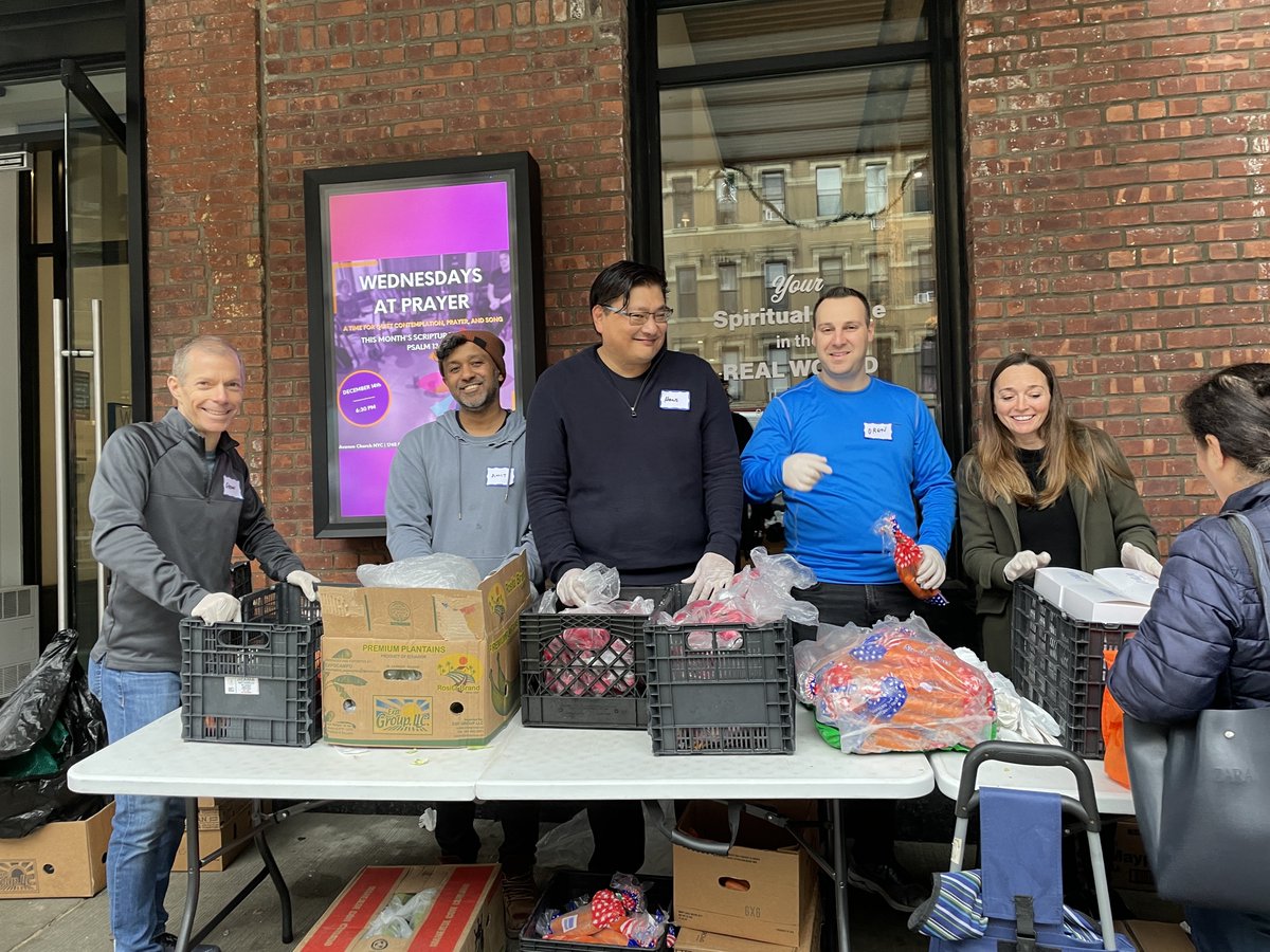 notablecap's tweet photo. 1/ We are excited to officially be in New York City! We want to be part of the local community wherever we are in the world. Yesterday we welcomed our fellow VCs at the @uocnyc, a market-style food pantry to fight food insecurity in local neighborhoods.

#GGVNYC https://t.co/hGuFBSGnv1