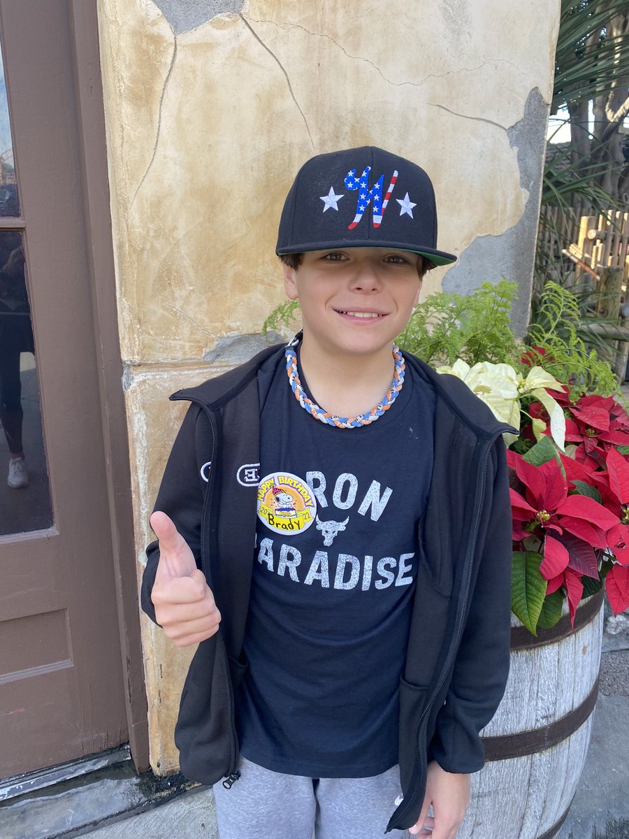 LauraAntle1784's tweet photo. This stud turns 11 today! 🎉🎉 He’s been breakin’ ankles since he could hold the rock! 🏈 💨 We are so proud of you Brady Ryan! Keep movin’ 🏔️! We love you! ❤️❤️ @Rantle1784 #jukesfordays #brokeankles #eventheoldguys #timeneedstoslowdown https://t.co/7v5nhk0oCa