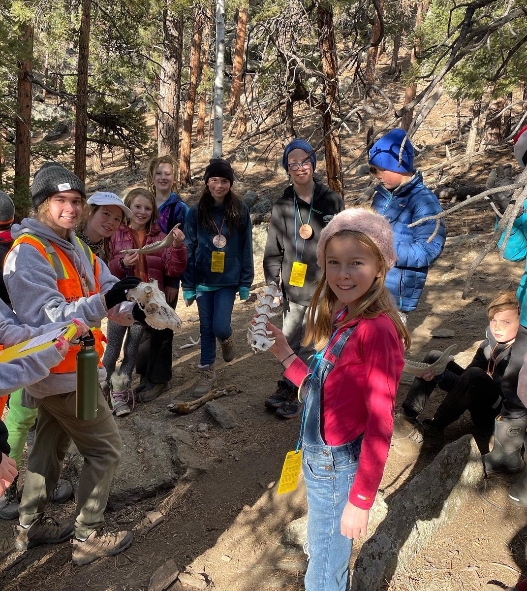 JuliaFliss's tweet photo. Outdoor Learning at its best. ♻️🧭⛺️🗺 #OutdoorLab #LeaveNoTrace @JeffcoSchoolsCo @COSchoolsProud https://t.co/t9yeDCPa4o