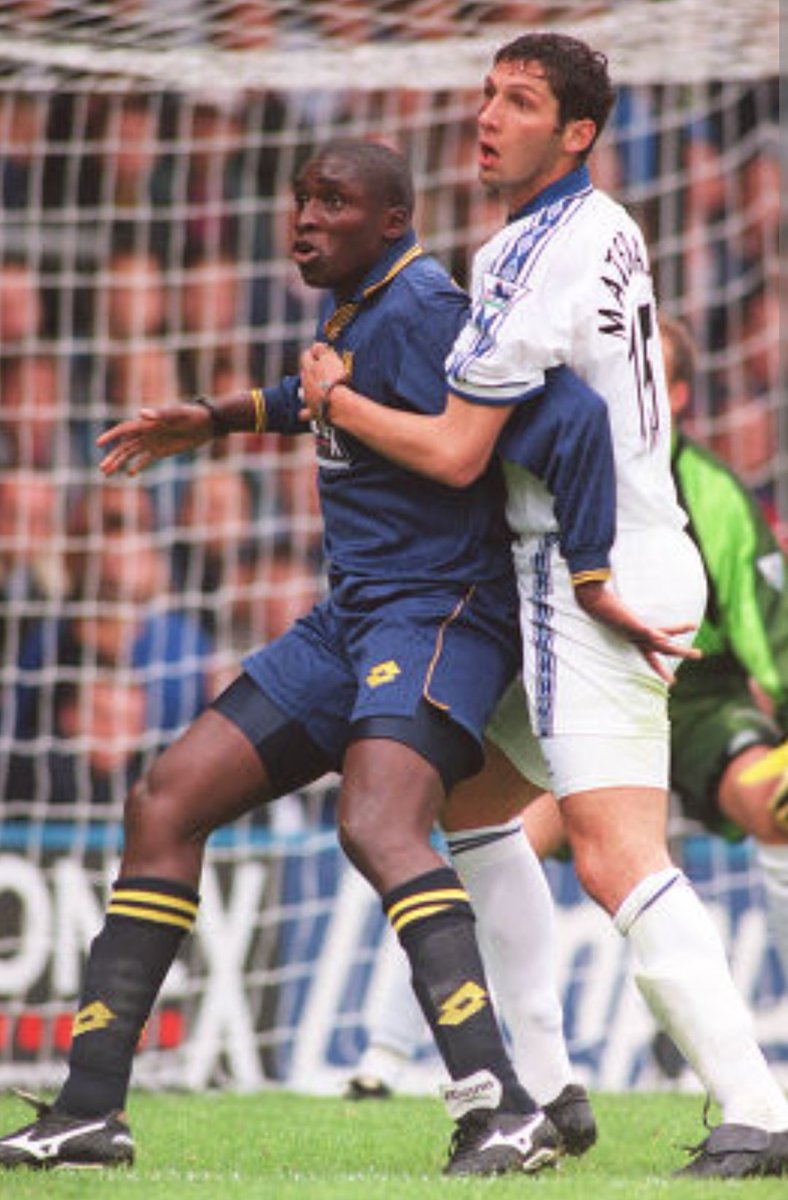 bazley10's tweet photo. This was a thing of pure #EFC beauty 1998/99 @UmbroUK @Everton away kit worn by the likes of Italy & @Inter Legend @iomatrix23 Marco Materazzi 🖤💙
#ForzaBlues 💪 https://t.co/vpTOewiqCB