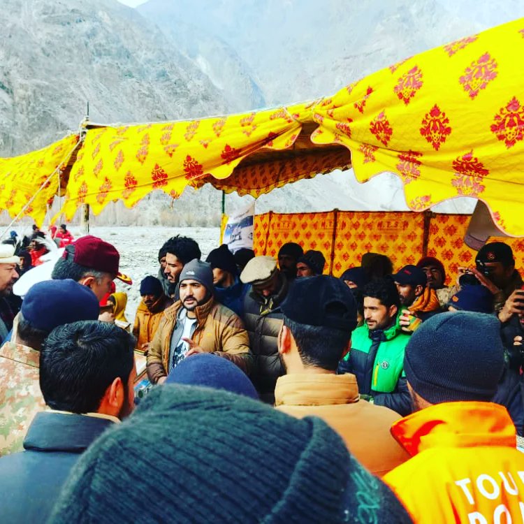 ArifSadpara's tweet photo. World Mountain Day at Sadpara ..the land of Mountaineers.. recieving shield from Minister of Tourism and Briefing to FCNA Co maj Gen Kashif Khalil sab about the achievements of National Hero Hassan Sadpara T.I,PoP...#HassanSadpara #SadparaExpedition #Sadpara https://t.co/M0Jrd9kNOM