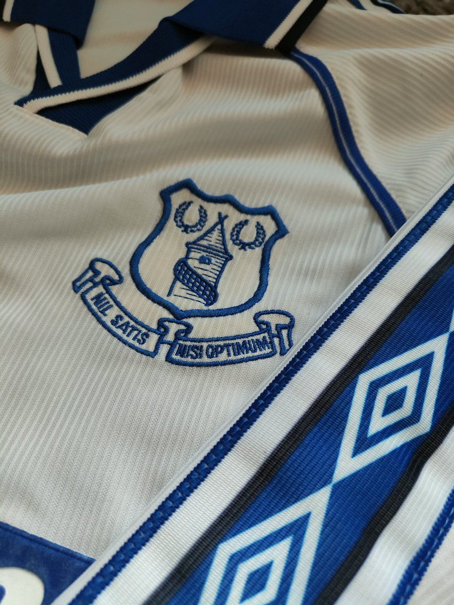 bazley10's tweet photo. This was a thing of pure #EFC beauty 1998/99 @UmbroUK @Everton away kit worn by the likes of Italy & @Inter Legend @iomatrix23 Marco Materazzi 🖤💙
#ForzaBlues 💪 https://t.co/vpTOewiqCB