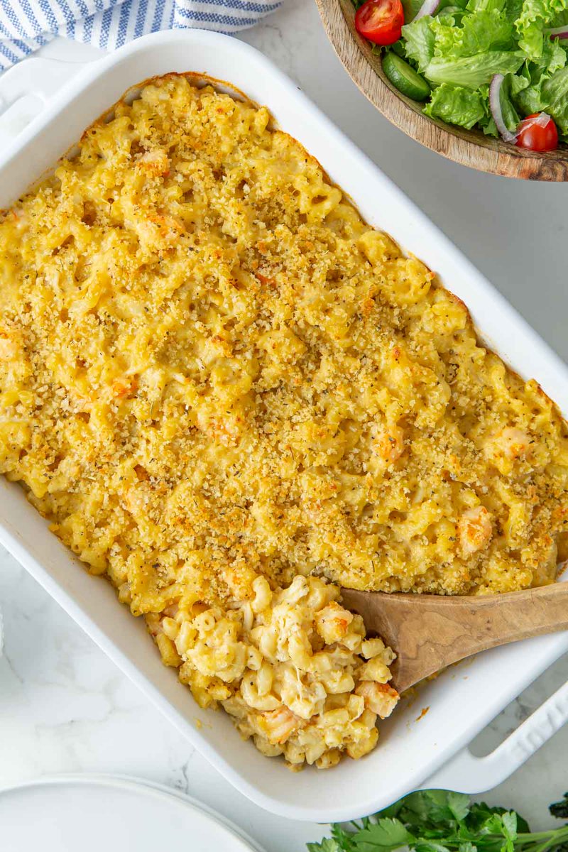 #Seafood gets a comforting twist in this creamy and cheesy Seafood Mac and Cheese topped with crunchy buttery bread crumbs.  Shrimp and crab meat are surrounded by tender macaroni in a rich and decadent cheese sauce prepared with 3 cheeses 😋.  bit.ly/3UFWg5Z