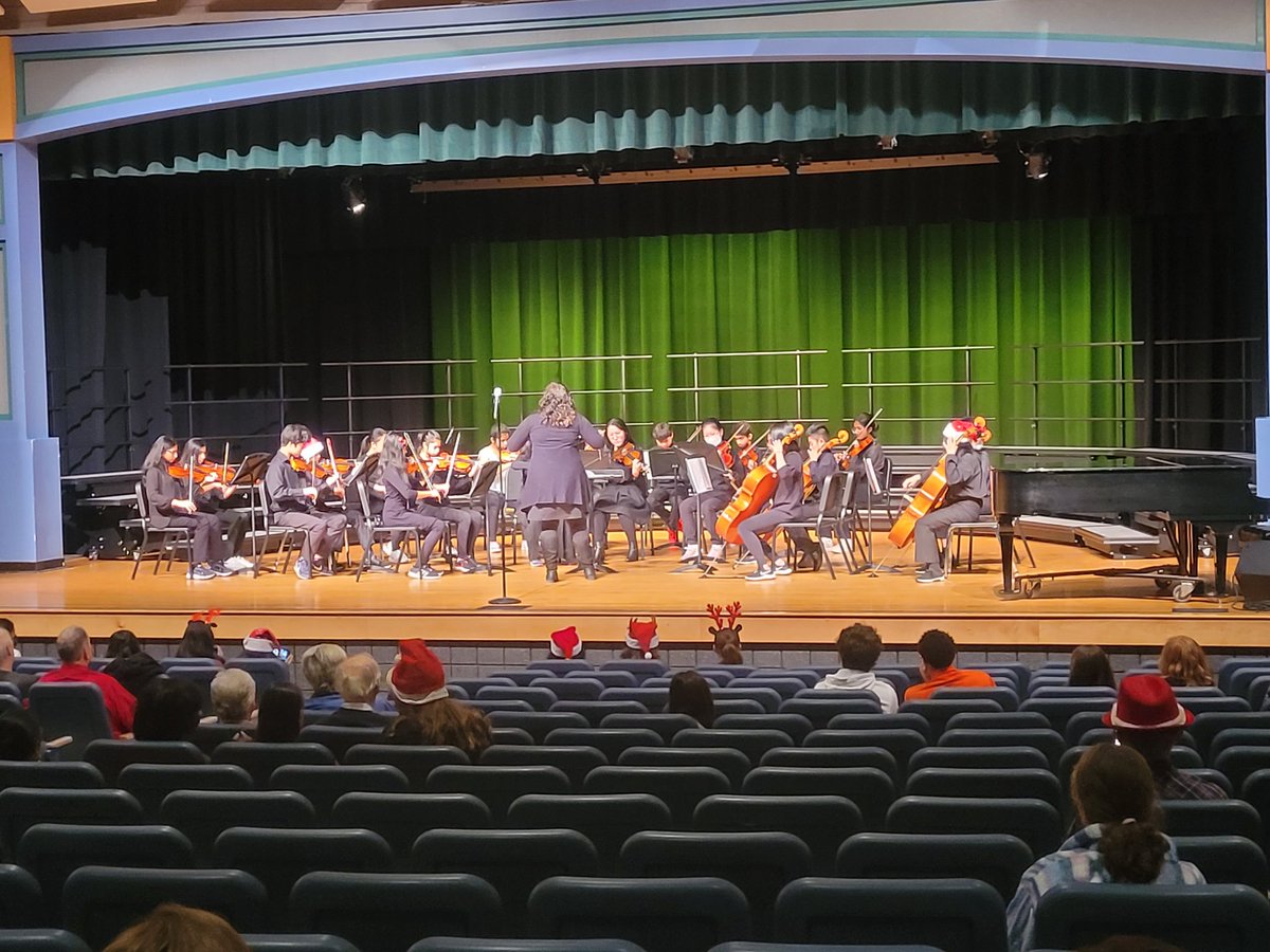 Novi Middle School tweet media