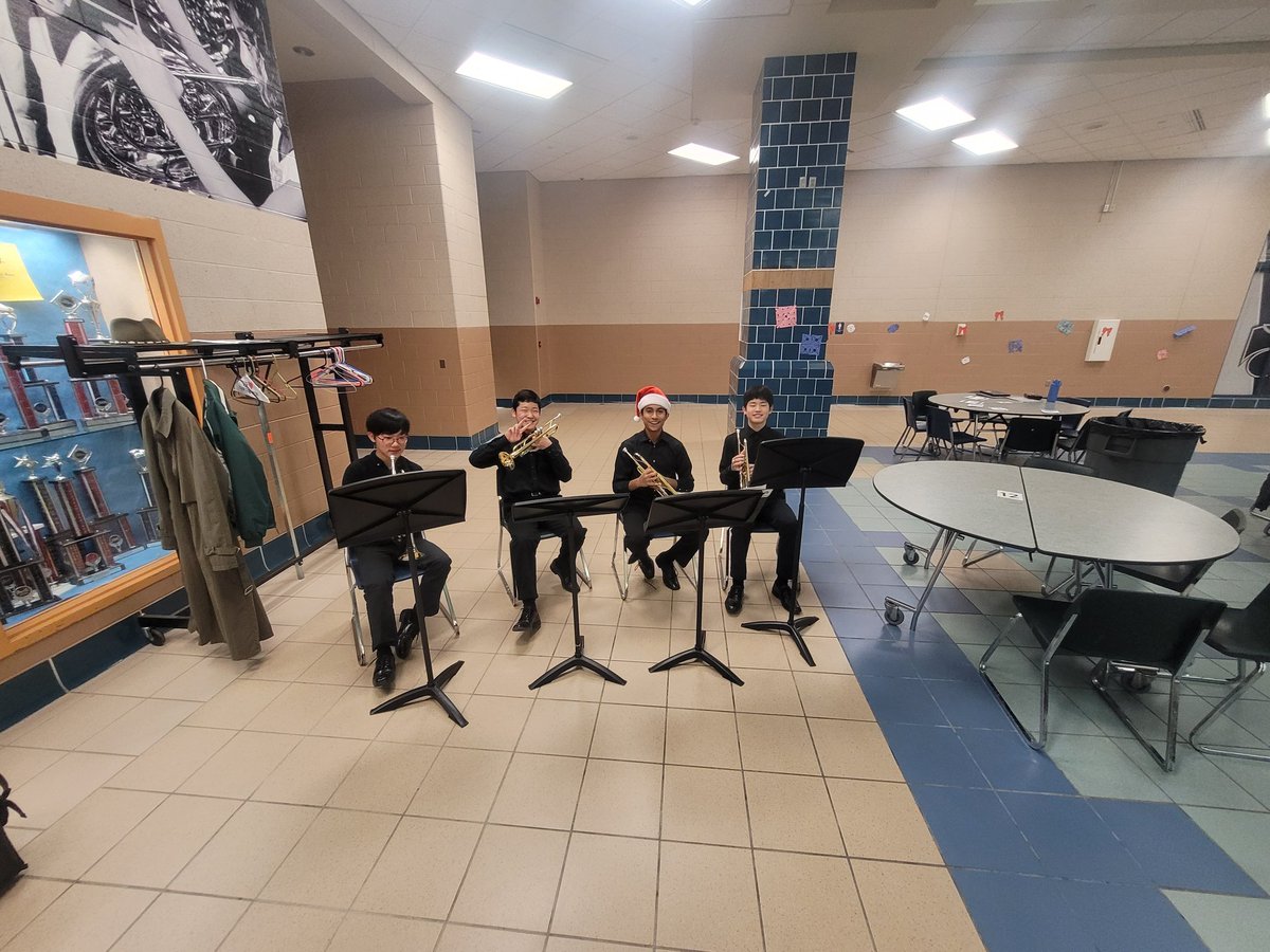 Novi Middle School tweet media