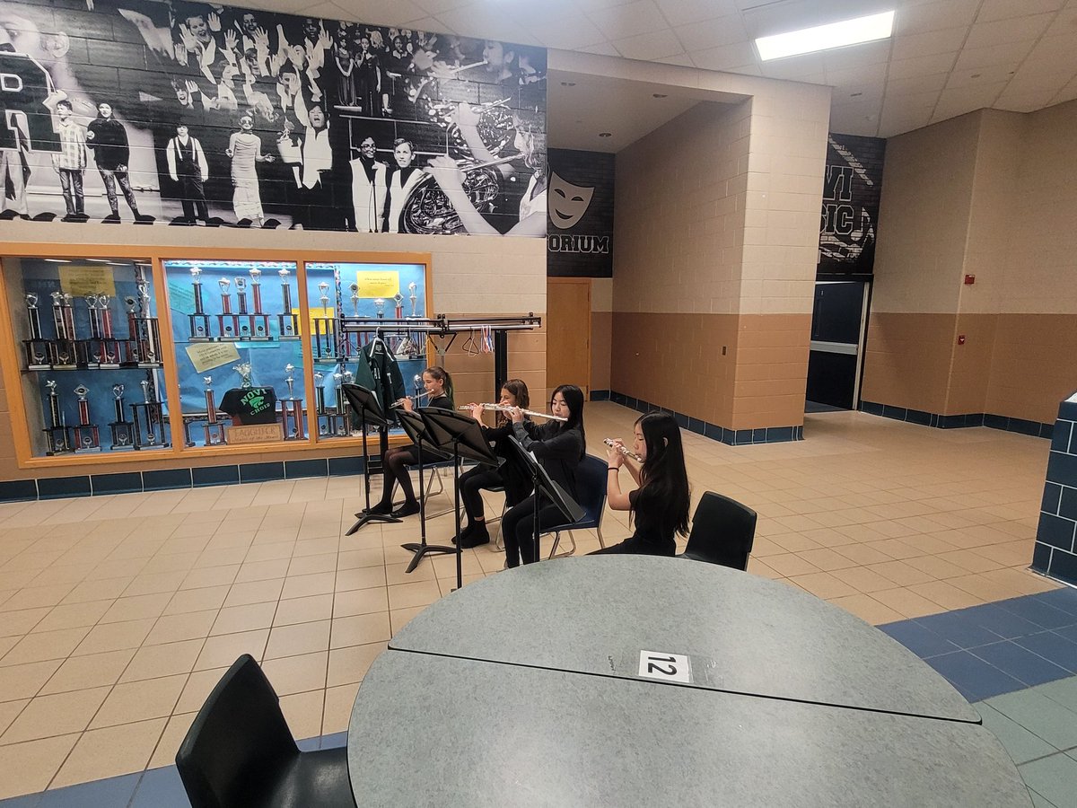 Novi Middle School tweet media