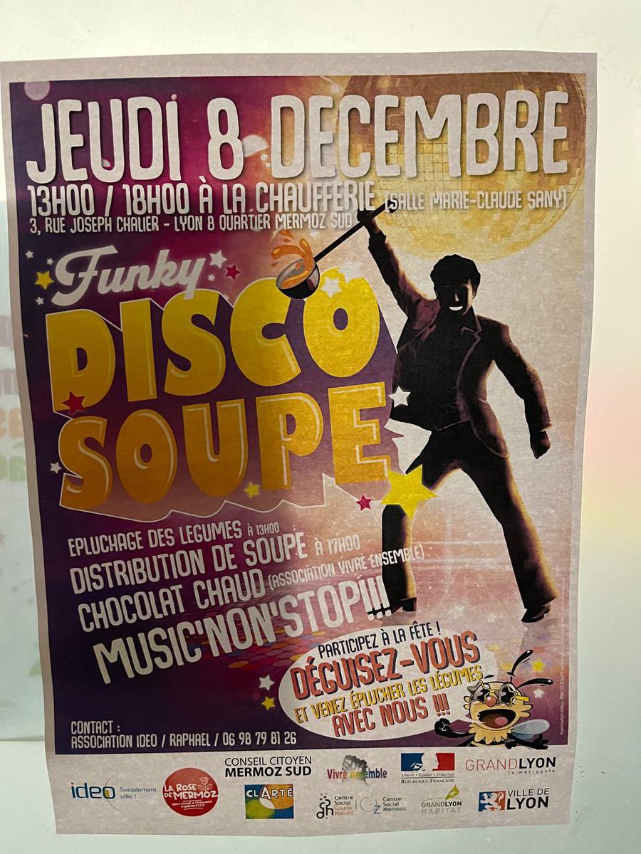 AnneBrugnera's tweet photo. 🪩Disco-soupe à la Chaufferie de #Mermoz 🥣
Musique 🎵, chocolat chaud ☕️et soupe🍵, pour un moment convivial partagé avec les habitants du quartier. 
Merci pour cette organisation et ces moments qui nous permettent de créer du lien ! #Lyon08 https://t.co/JJbnecN2pU