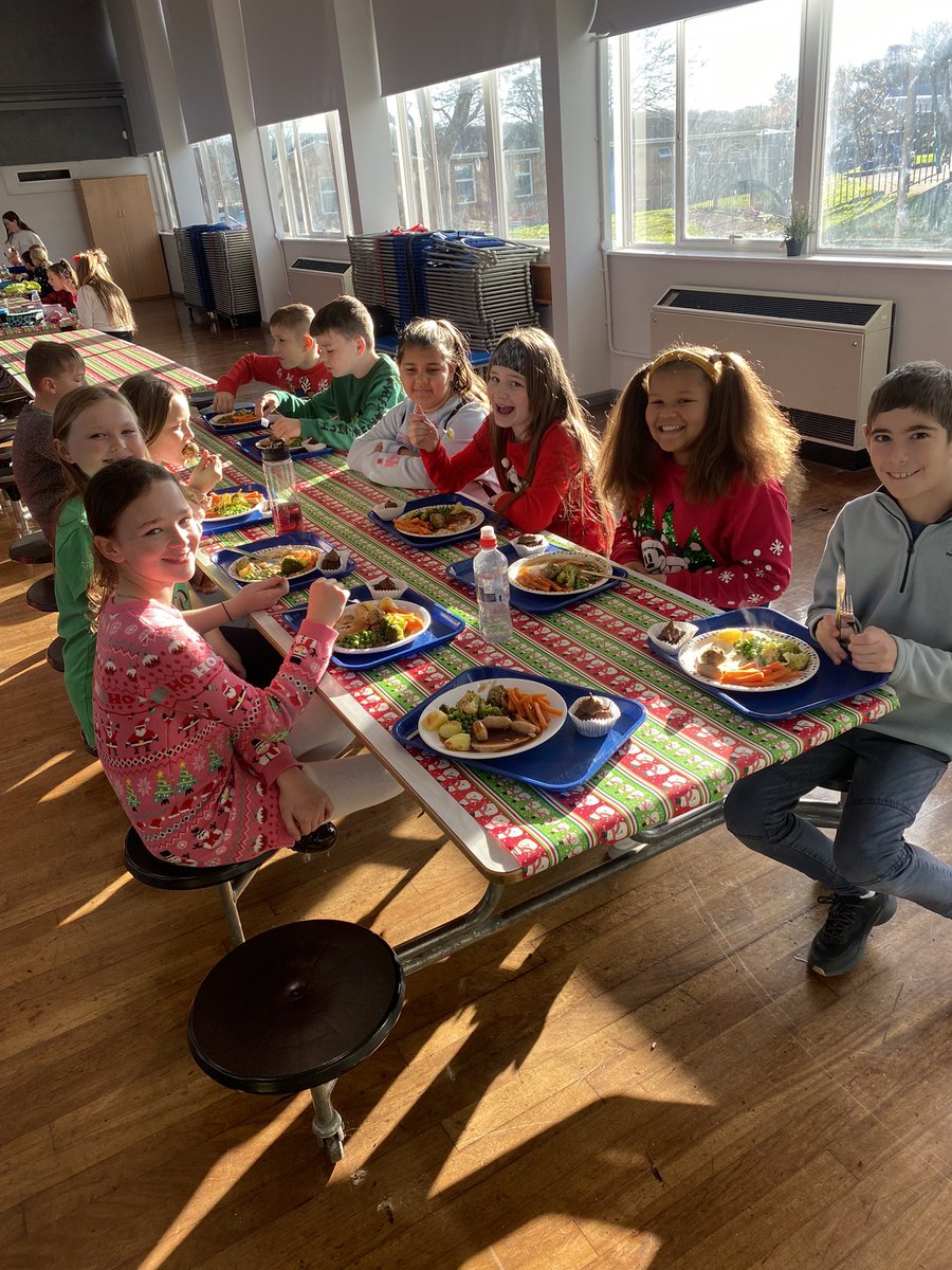We all enjoyed our Christmas dinner today in year 6 🎄🙂<a href="/MiltonPrimary17/">Milton Primary</a>