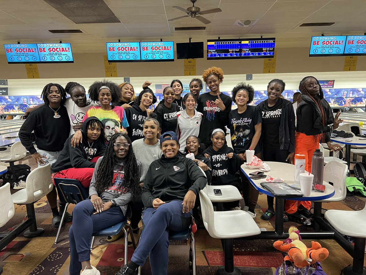 CySpringsGBB's tweet image. Our kids can do it ALL!🎳
Spent yesterday evening supporting LeLe as she dominated the lanes! 
IT’S A FAMILY THING💙❤️#STP
Sidenote: pretty sure the bowling world has never seen or heard celebrations like ours🤣
@CSHSBowling @Springs_Sports @CySpringsHS @CFISDAthletics