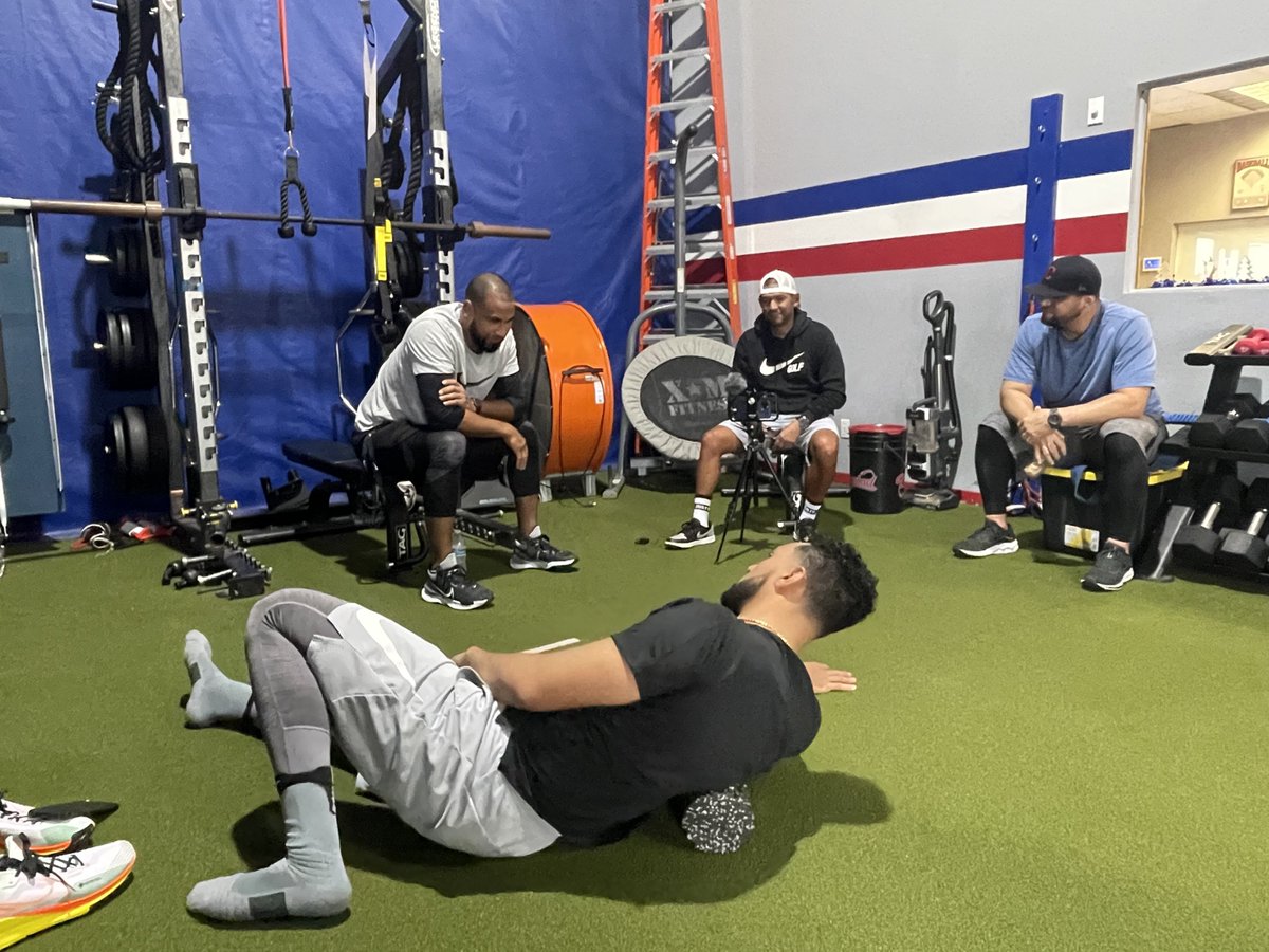 Awesome opportunity to talk with <a href="/Padres/">San Diego Padres</a> pitcher Robert Suárez. Robert is spending time working with <a href="/7arAcademy/">7ar_clubhouse_academy</a> pitching coach Gabriel Alfaro. MLB guys trust 7AR… safe bet to say 7AR Clubhouse Academy can help your kids! <a href="/aldreyrincones/">Aldrey Rincones</a> <a href="/robinson28ch/">Robinson Chirinos</a> <a href="/GabrielAlfaroG/">Gabriel E. Alfaro</a> #coaching🇻🇪