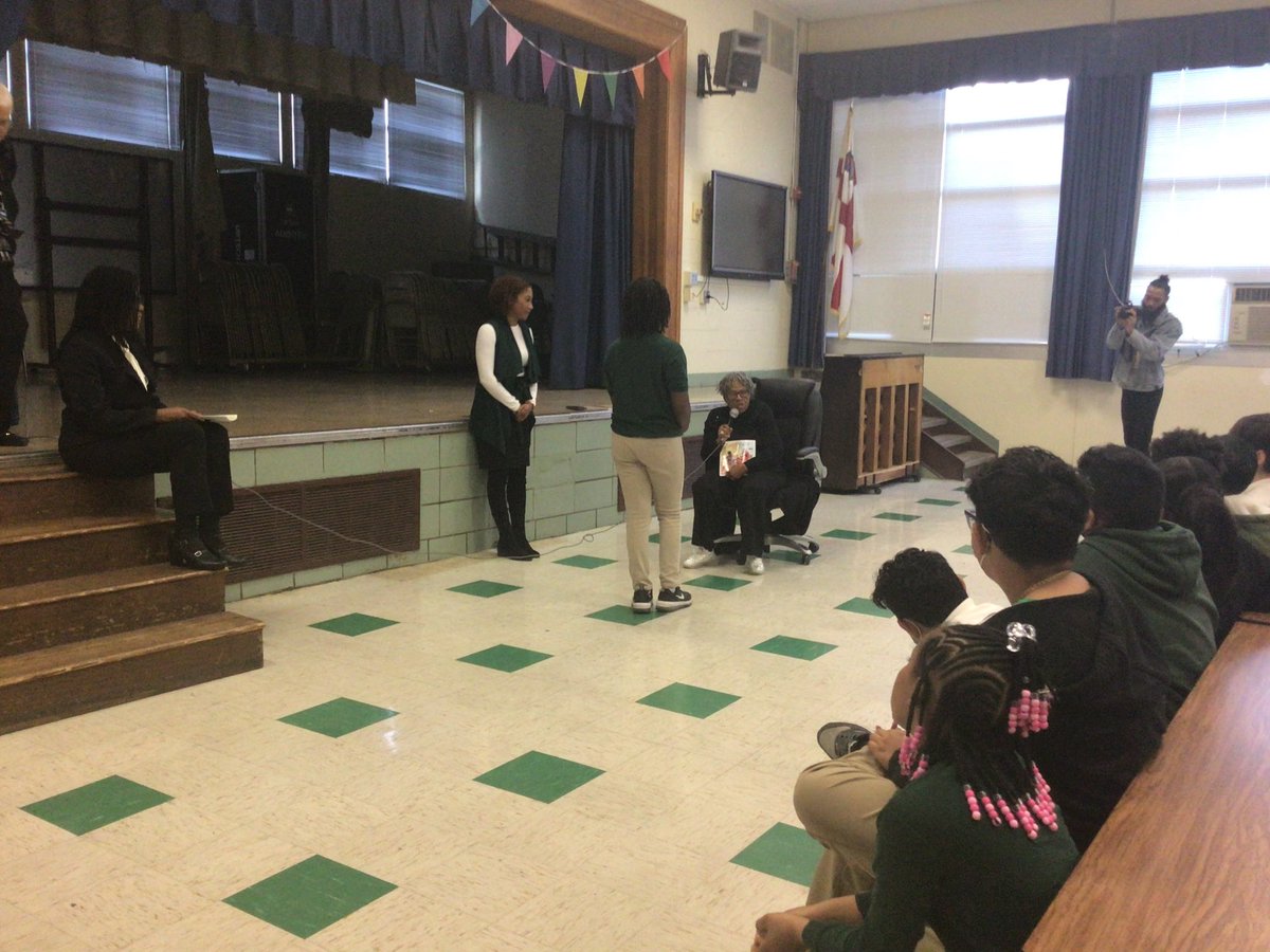 Today we welcomed Opal Lee, Grandmother of Junteenth. What a humbling experience to stand with the true definition of bold leadership. Our students were so attentive while listening to her read her book. They asked questions & just made us so proud! #PrideAtTheFort