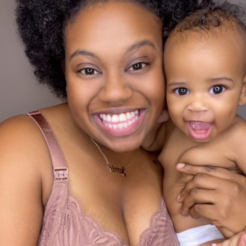 Some of our favorite pics to receive are of happy mama and baby! @themomivator looking stunning in our Sydney bra! 

 #dairyfairy #nursingmom #nursingmomma #breastfeedingmoments #bodypositive #bodyconfidence #inclusive #handsfreepumping #ingeniousintimates