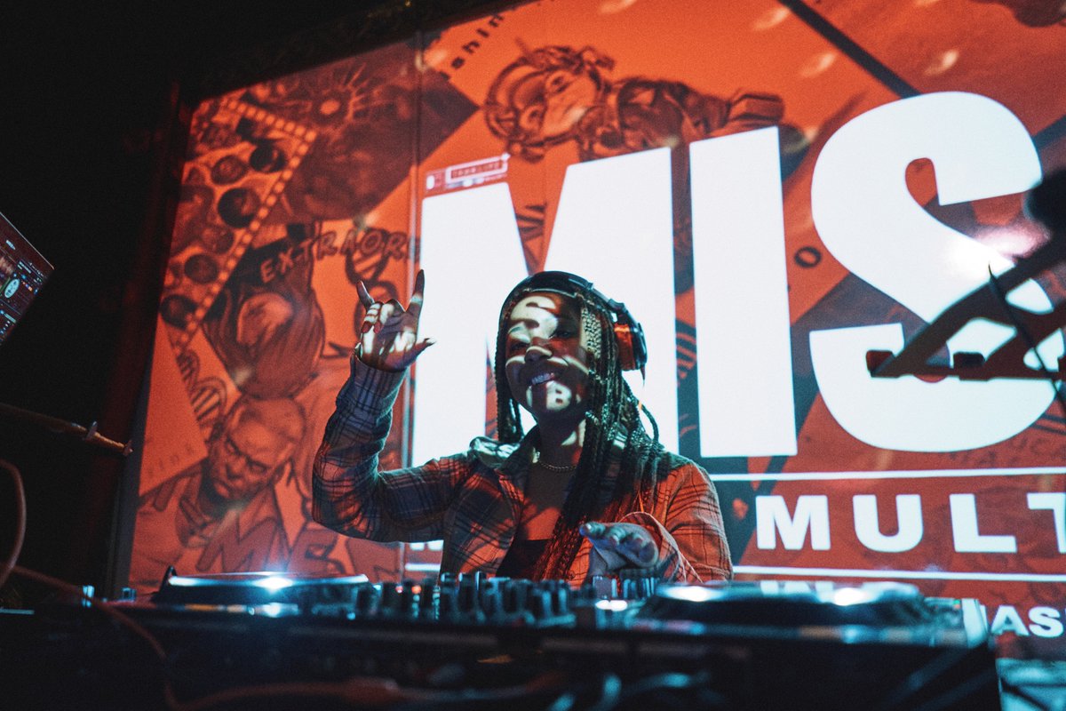 The ladies held it down on the decks at the last Miscé event and @misce.sound is back at it again in full effect tomorrow night at Blind Barber in Culver City.  This one's a special one as we celebrate the birthday of our very own Traklife &amp; Miscé OG, <a href="/lindsey_duz_it/">Linz</a>