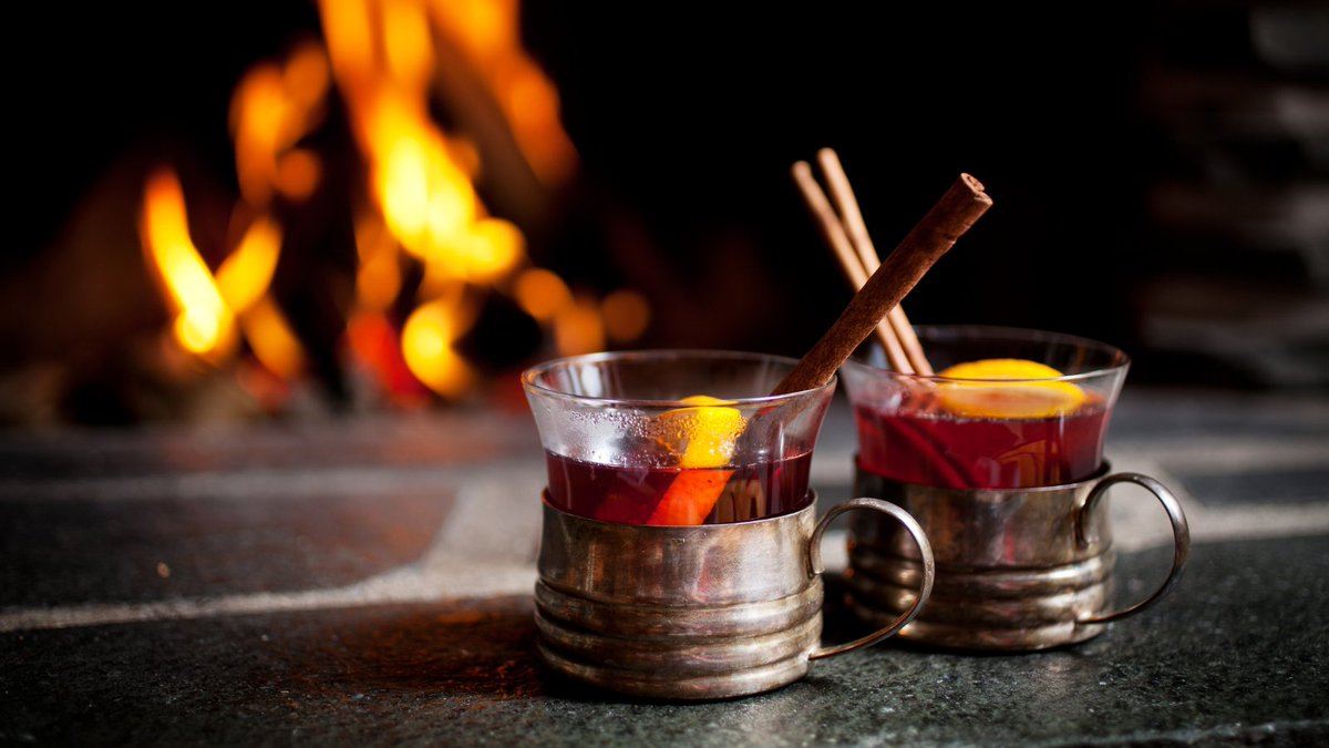 Cut through chilly nights with our ginny spiced mulled wine cocktail recipe 🍷 

It's a winning winter warmer combining red wine, our Saint Clement Gin, plenty of fresh spices and a hint of citrus 🍋 

Recipe: facebook.com/LandofSaintsOr…