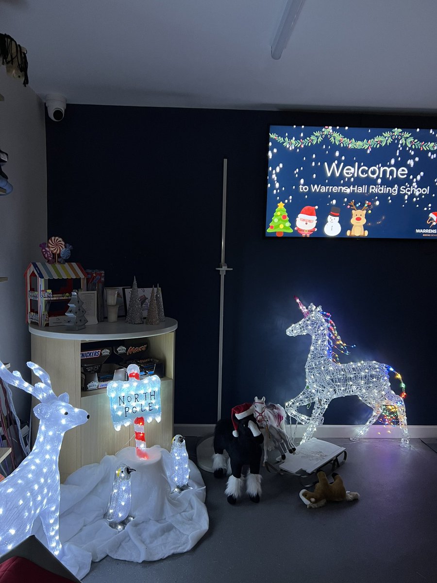 whridingschool's tweet photo. Christmas is here! ❄️🎅 And it’s one of our favourite times of the year, can you tell? 🥰🎅⭐️❄️🎄 https://t.co/cK50jZK4U6