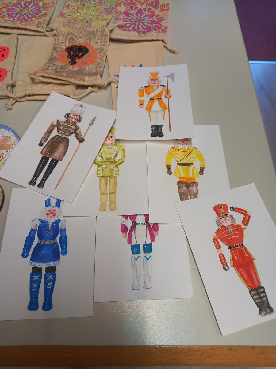 Geen zin in die goedkope Chinese meuk op de Kerstmarkt? Maar wel zin in mooi werk? Zondagmiddag. Onze #Kerstmarkt met kwaliteitskunst van onze Leerlingen en Meesters!

Waterstraat 33 Zutphen. Gratissss
Retweet het voort!!

#kerst