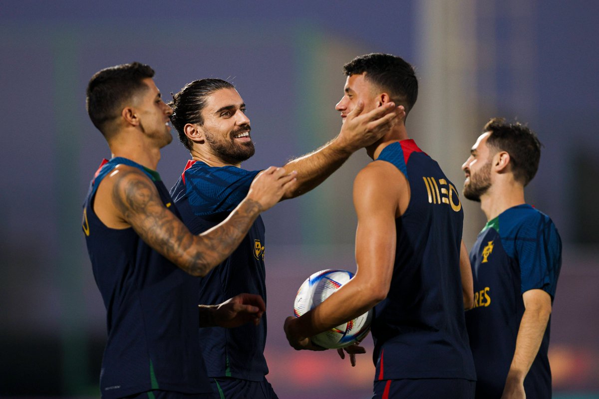 selecaoportugal's tweet photo. 𝕃𝕆𝔸𝔻𝕀ℕ𝔾... 🇵🇹 🆚 🇲🇦 #VesteABandeira #WearTheFlag https://t.co/yrXYzZe5FP